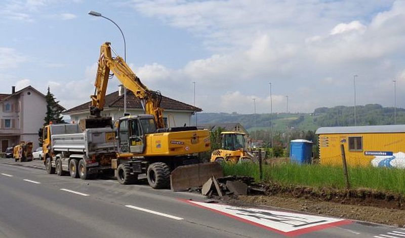 Aesch Mittelinsel auf K16 - 1