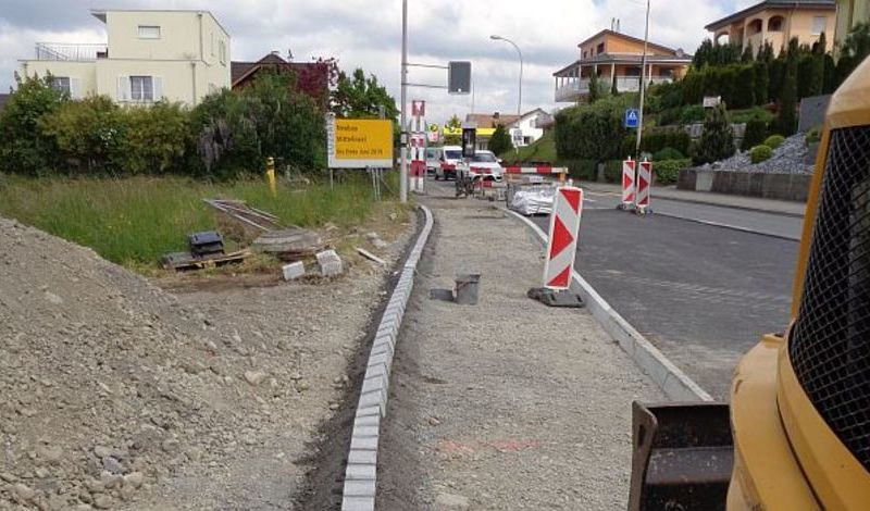 Aesch Mittelinsel auf K16 - 6