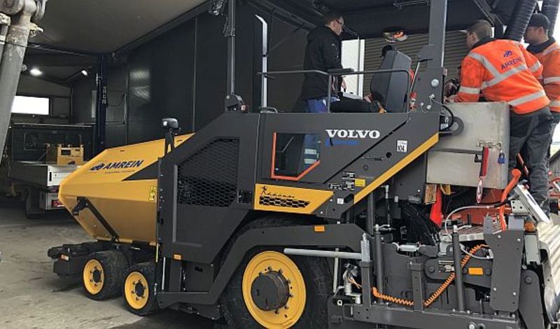 Neuer VOLVO Fertiger P6870 D - 3
