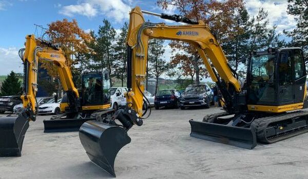 Zwei Neue Bagger Kubota KX 080-4a2